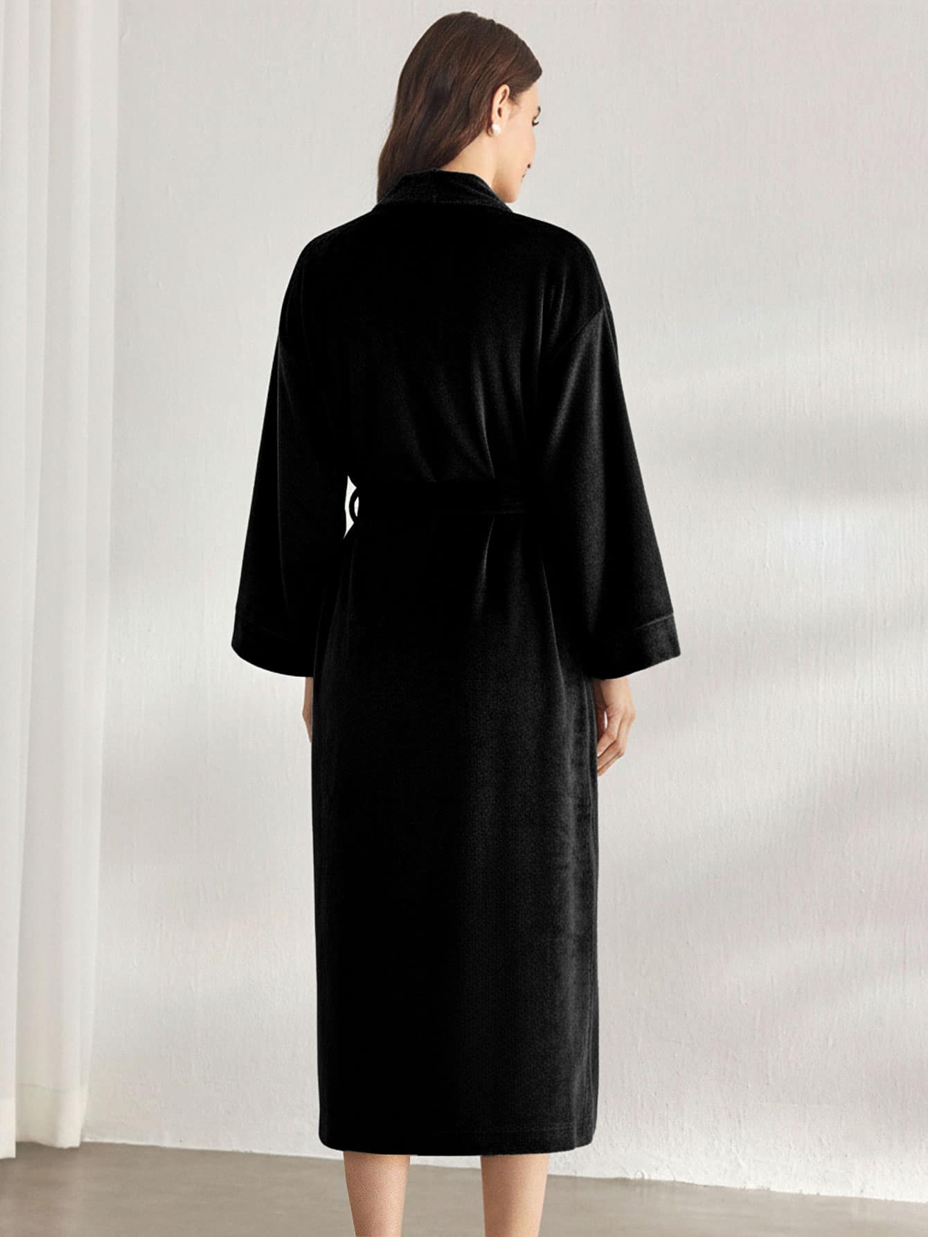 Premium Women's Plush Long Bathrobe - Soft Warm Fleece Robe with Shawl Collar for Spa & Home