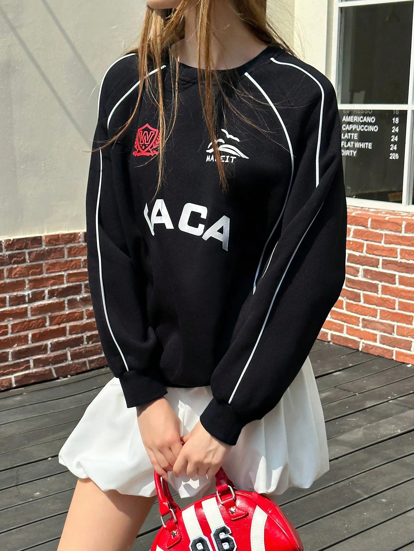 New American Style Streetwear Soccer Pullover Sweatshirt With Striped Design & Letter Print, Loose Fit, Casual Chic