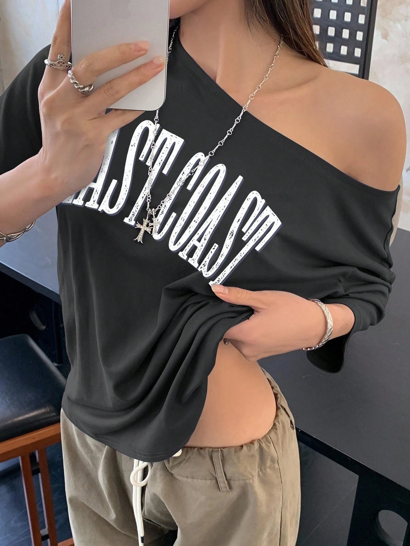 Off-Shoulder Short Sleeve Letter Printed Casual T-Shirt Graphic Tees Women Tops