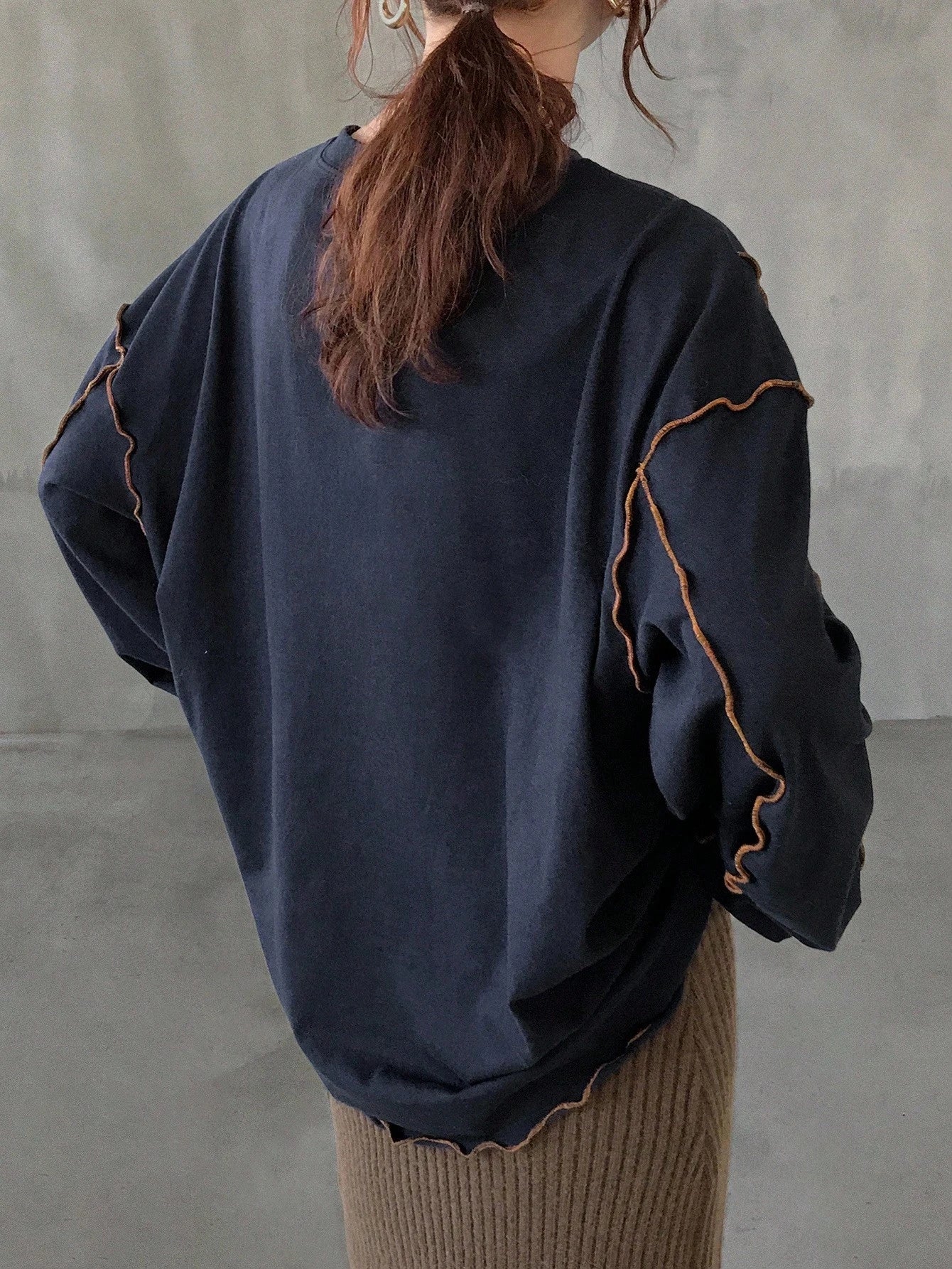 Round Neck Contrast Stitching Wavy Hem Letter Print Sporty Long Sleeve Street T-Shirt, Autumn