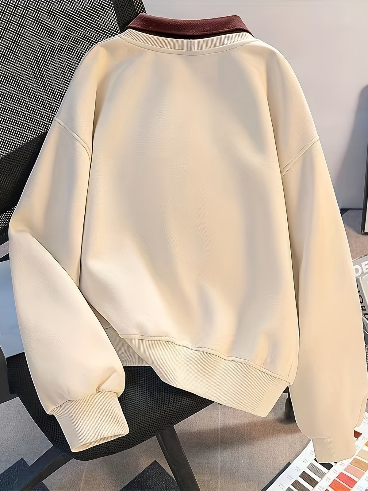 Women's Letter-Print Turn-Down Collar Loose-Fit Sweatshirt