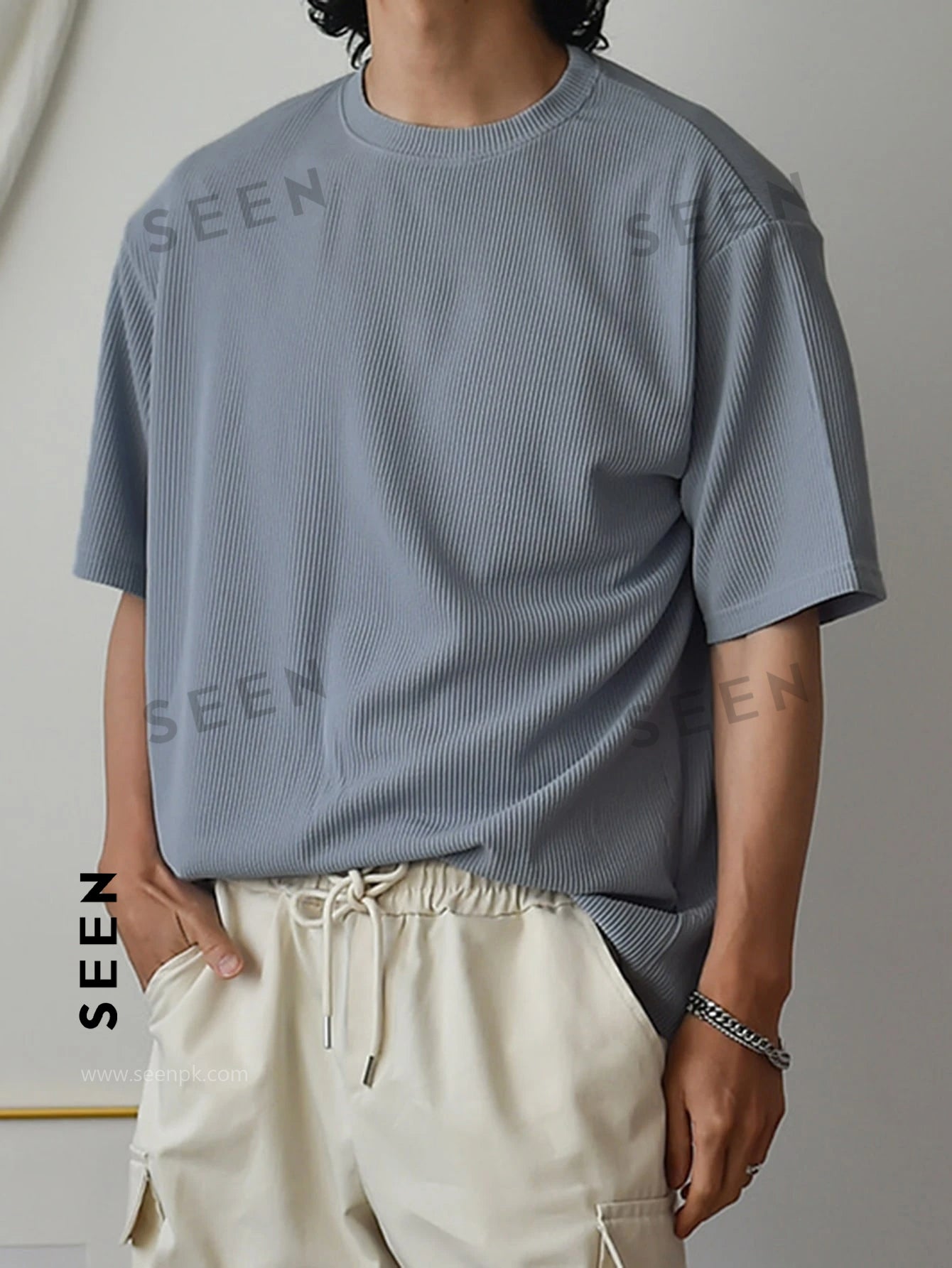 Men Solid Ribbed Knit Tee