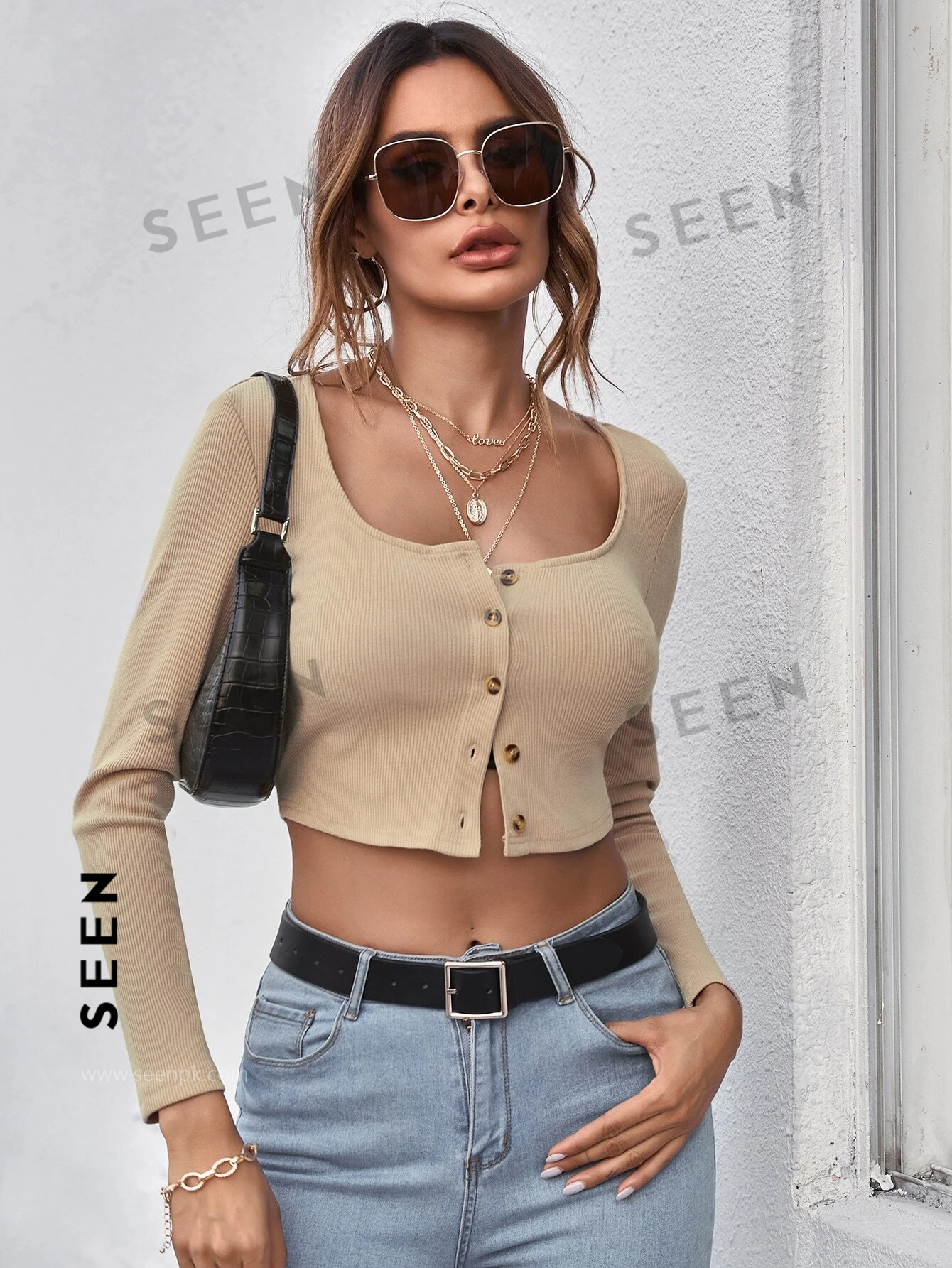 Neck Button Placket Rib-knit Tee