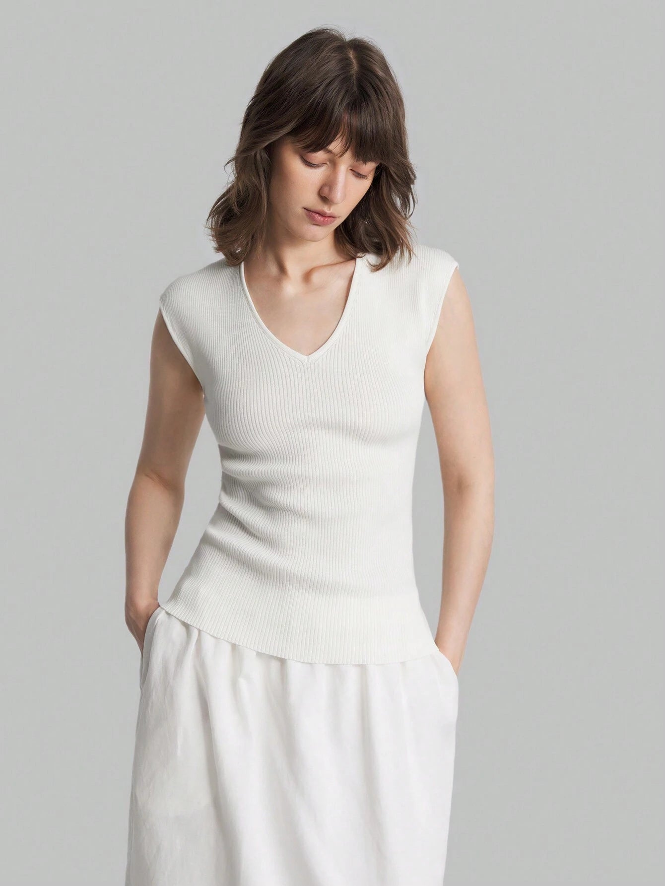 Solid Color Urban Chic Fashion Casual V-Neck Cap Sleeve Knit Blouse