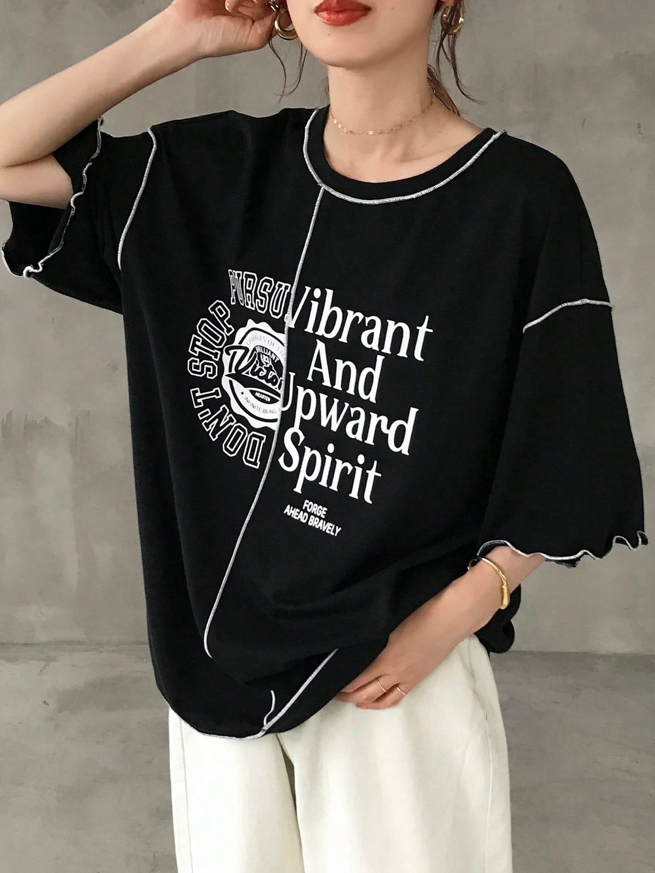 Round Neck Contrast Color Ruffle Hem Loose Fit T-Shirt With Contrast Letter Print, Summer Oversized Graphic Tee