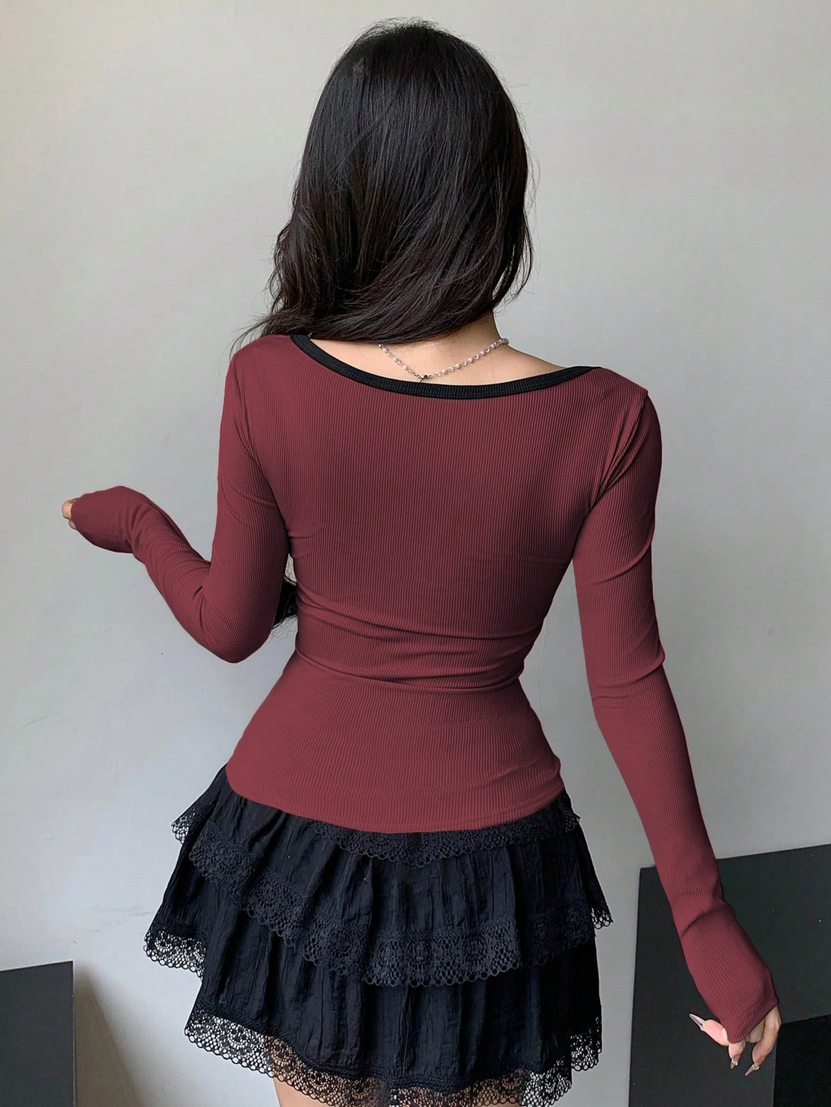 Women's Colourblock Bow-Detail V-Neck Long-Sleeve T-Shirt