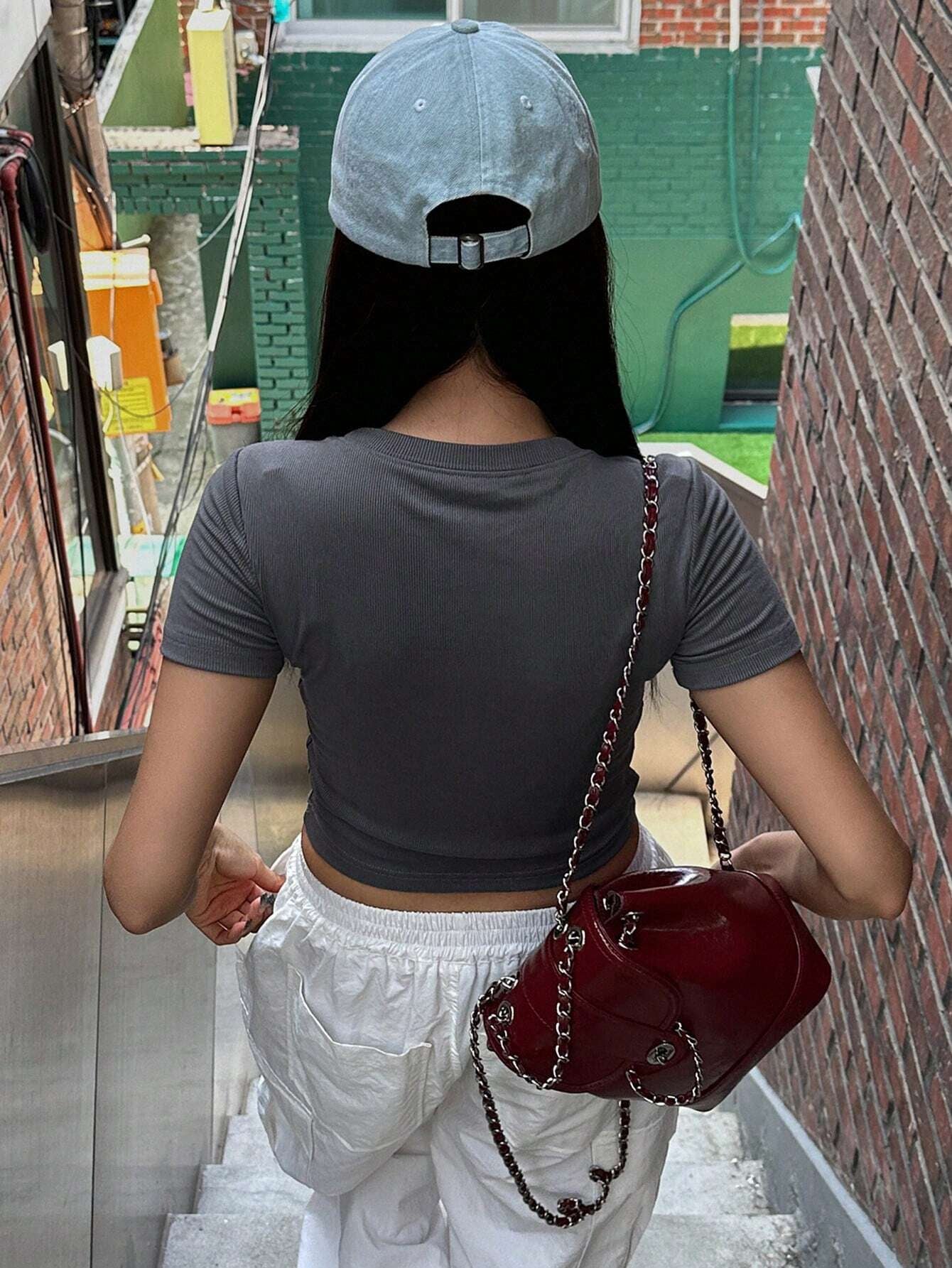 Solid Color Round Neck Short Sleeve Cropped Slim Fit Casual T-Shirt