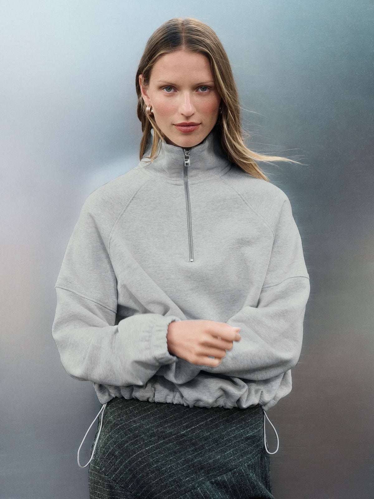 Women's Minimalist Oversized Half-Zip Sweatshirt