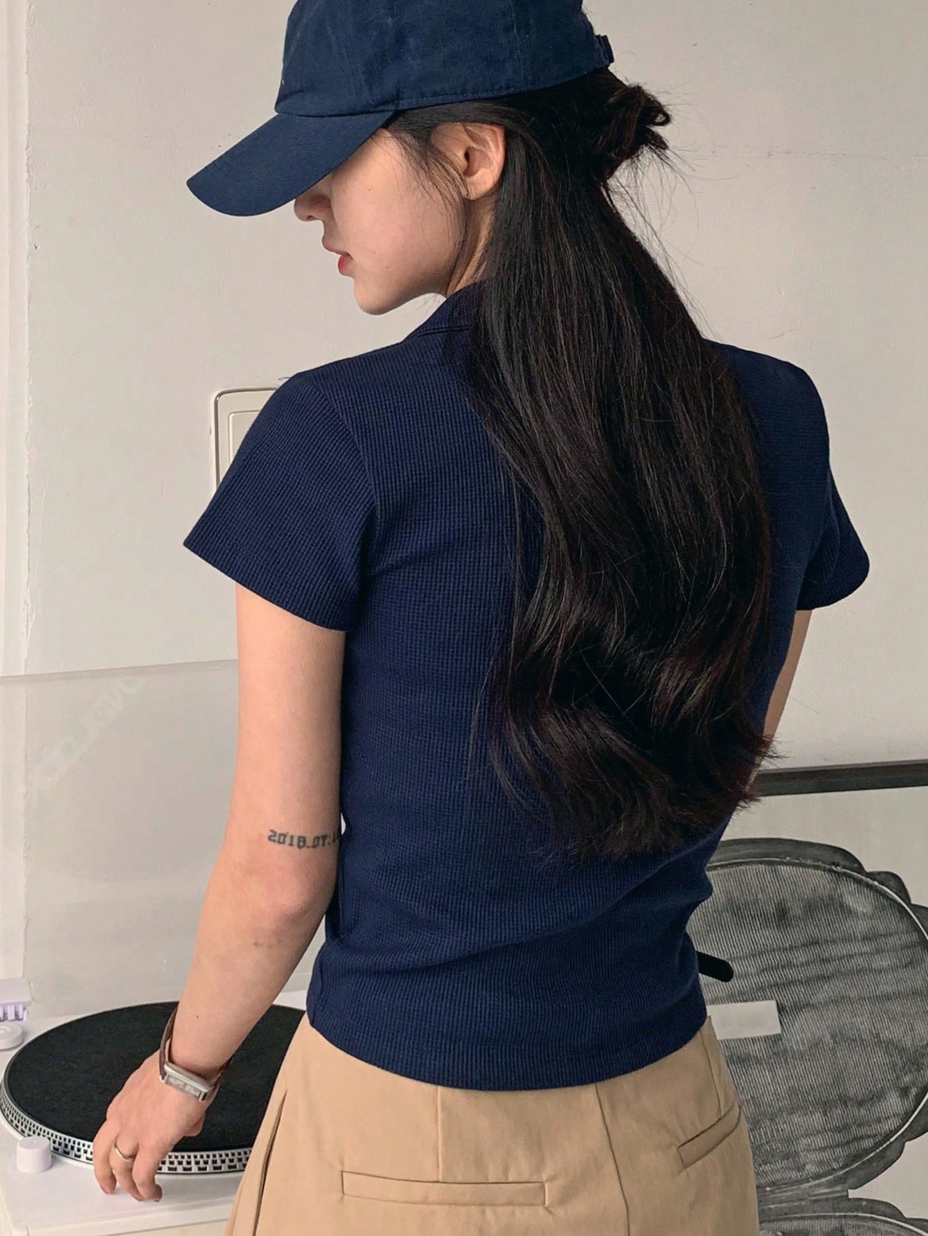 Collared Half-Zip Form-Fitting Short Sleeve T-Shirt