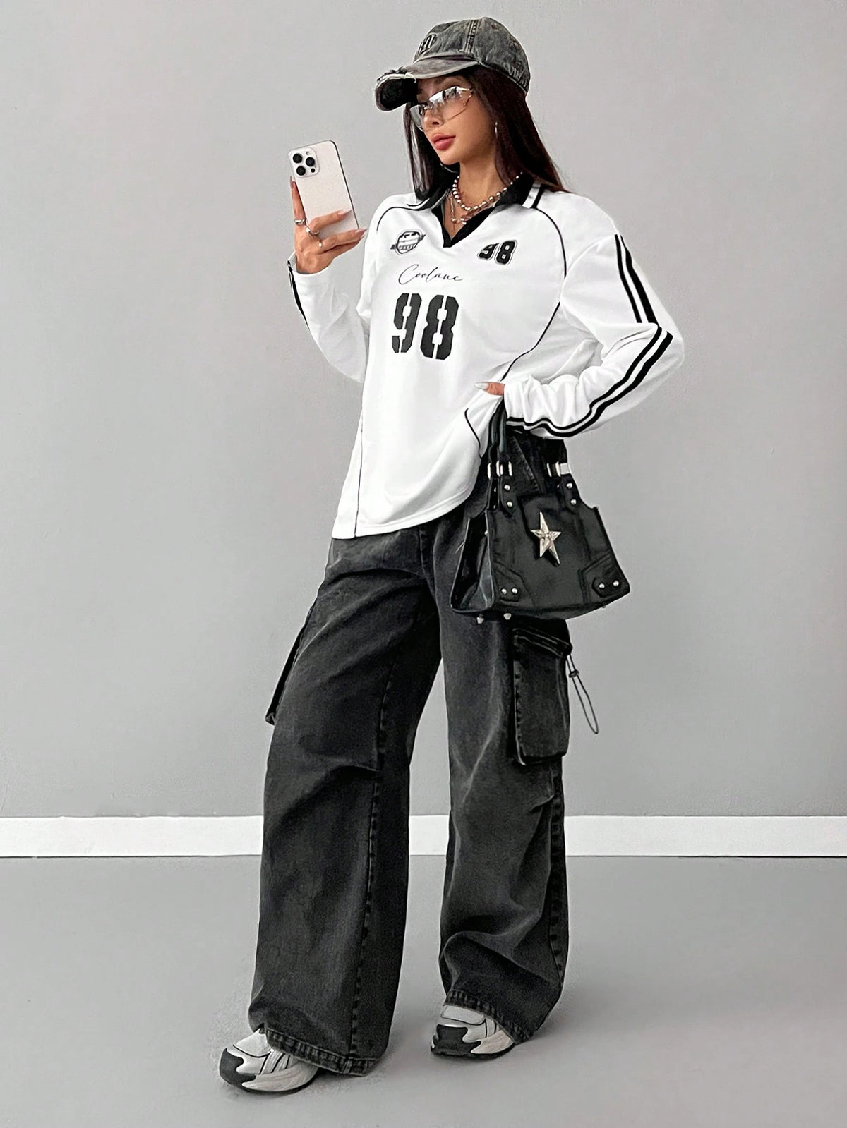 Women's Oversized V-Neck Striped Long-Sleeve Jersey T-Shirt